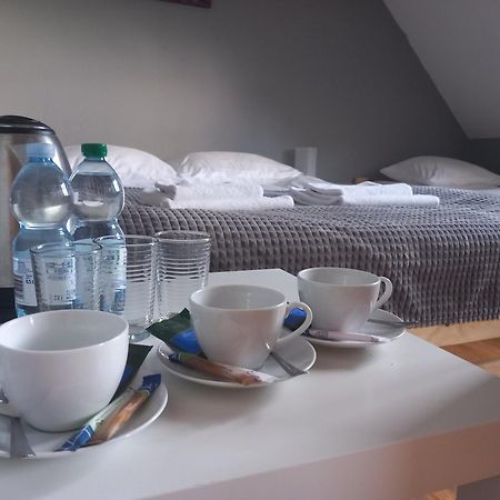 Hotel Dobry Klimat Uniejow Esterno foto