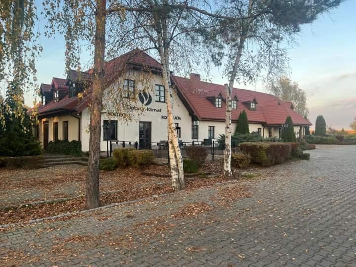 Hotel Dobry Klimat Uniejow Esterno foto