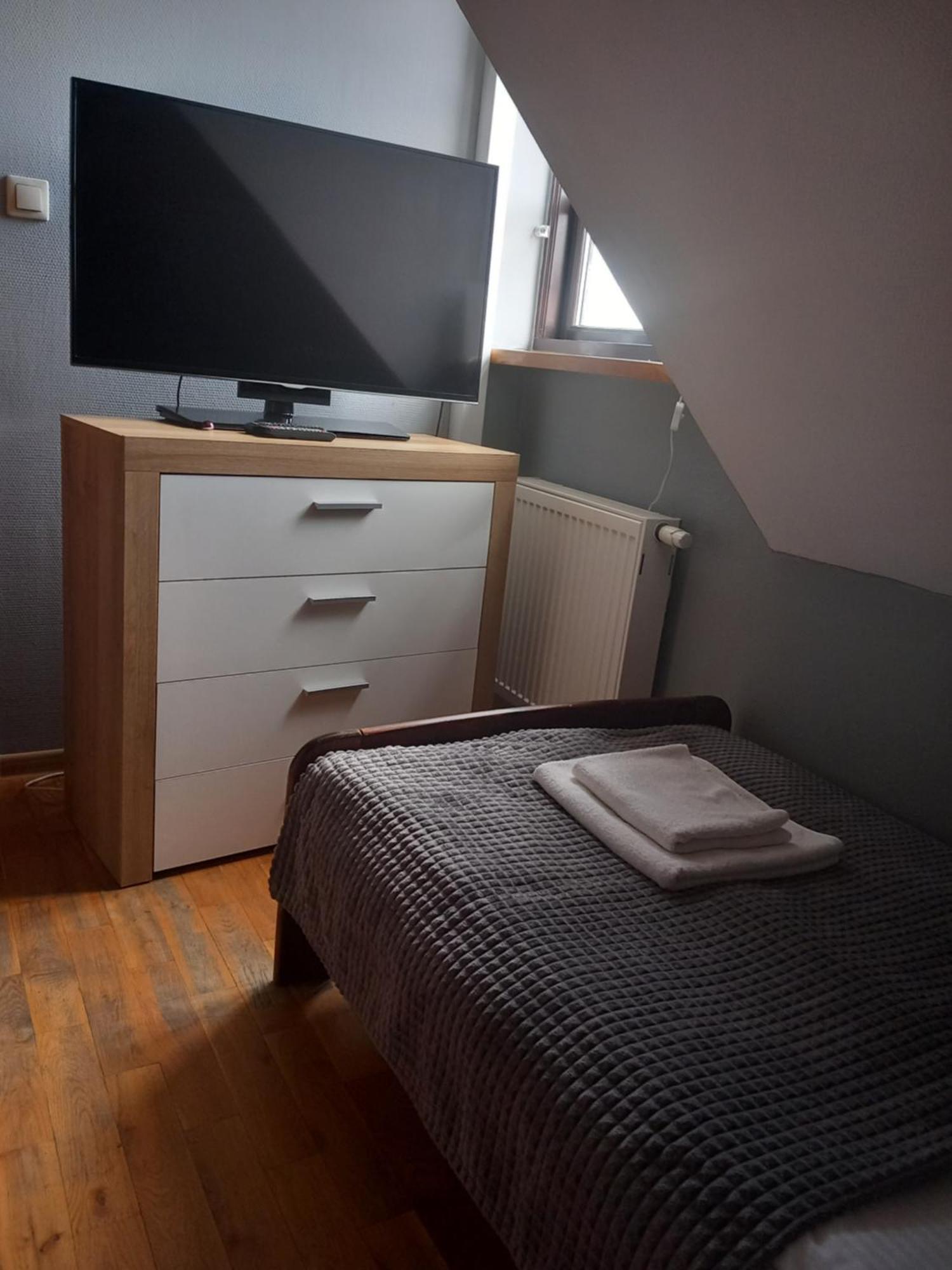 Hotel Dobry Klimat Uniejow Esterno foto